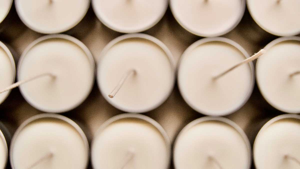 bougie naturelle avec mèche en coton blanche